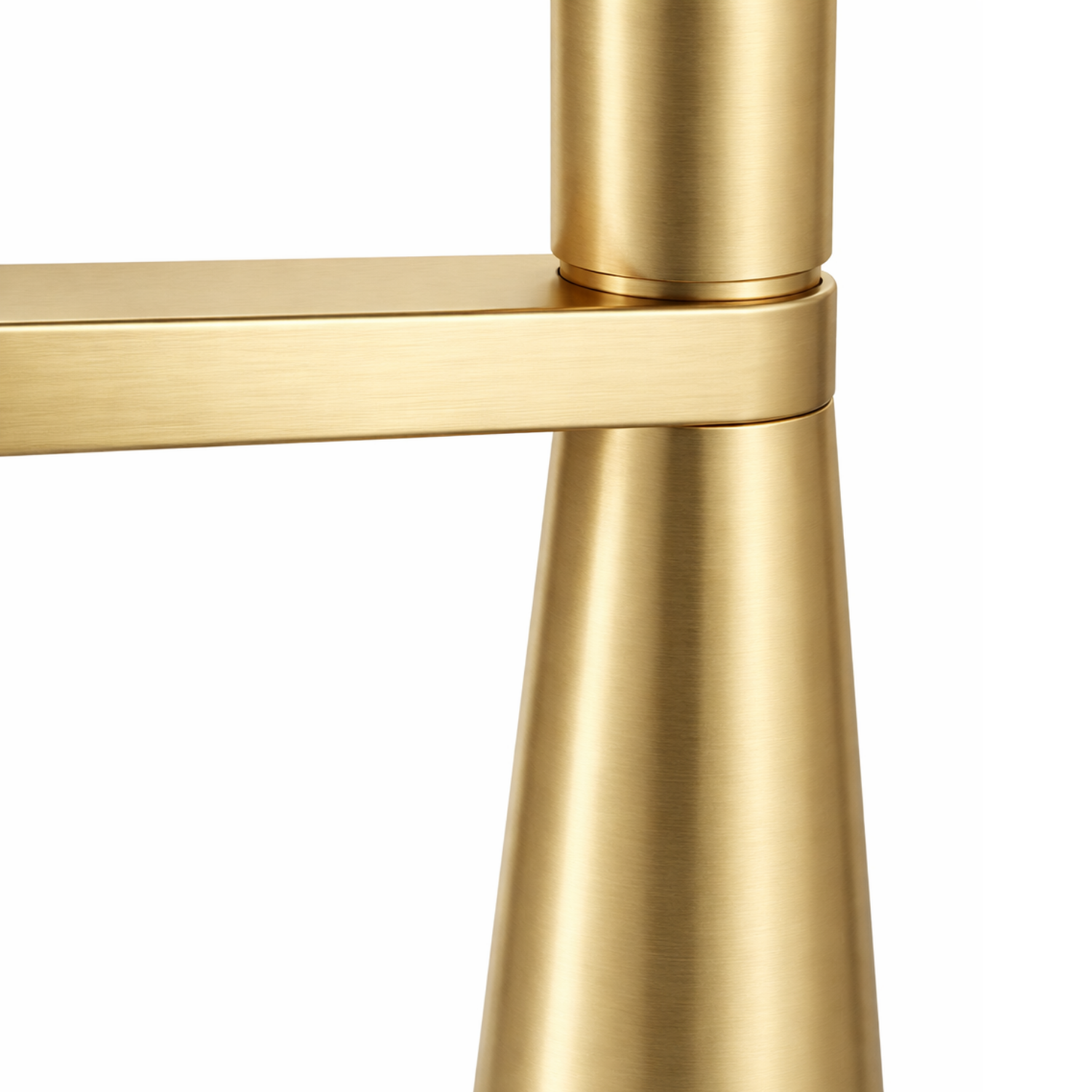 cortenvale-auron-bathroom-sink-faucet-brushed-gold-body-detail
