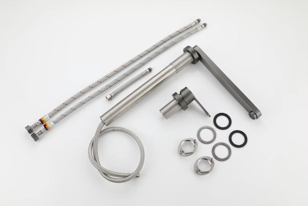cortenvale-lineo-kitchen-faucet-l-spout-detail
