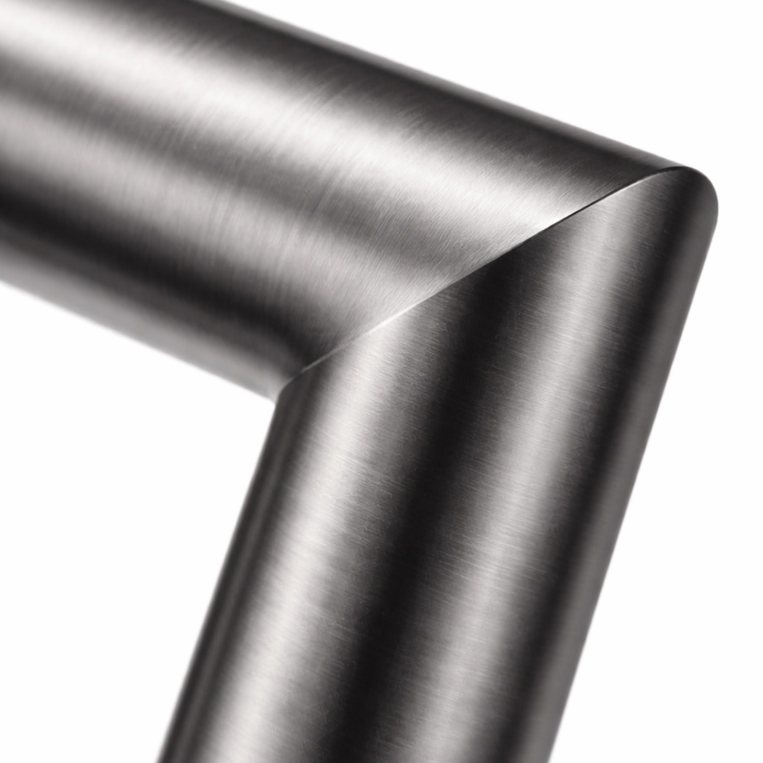 cortenvale-quaro-bathroom-sink-faucet-spout-corner-detail
